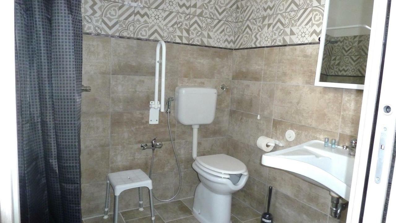 Regina Isabella Rooms San Foca Luaran gambar